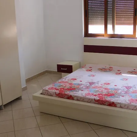 아파트 Bledi's Comfy In New Blvd / Free Parking